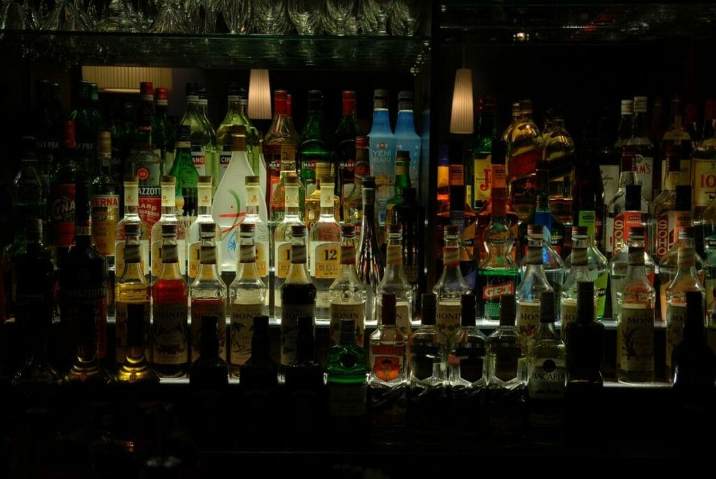 alcohol, bar, night-857380.jpg